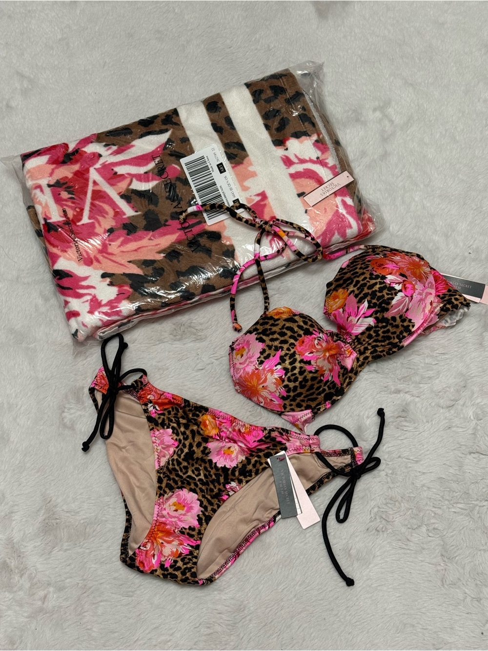 Leopard Floral Tie-Side Bikini Set in Pink with matching Towel - Picture 2 of 9